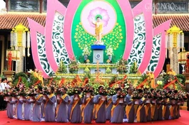 Trang nghiêm Đại lễ Phật đản tại chùa Từ Đàm lịch sử